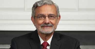 Injection of Hope Dr. Mantosh Dewan at his office at SUNY Upstate Medical University on Nov. 20. Photo by Chuck Wainwright.