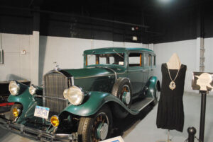 1931 Pierce-Arrow Model 41, then an expensive luxury car; 